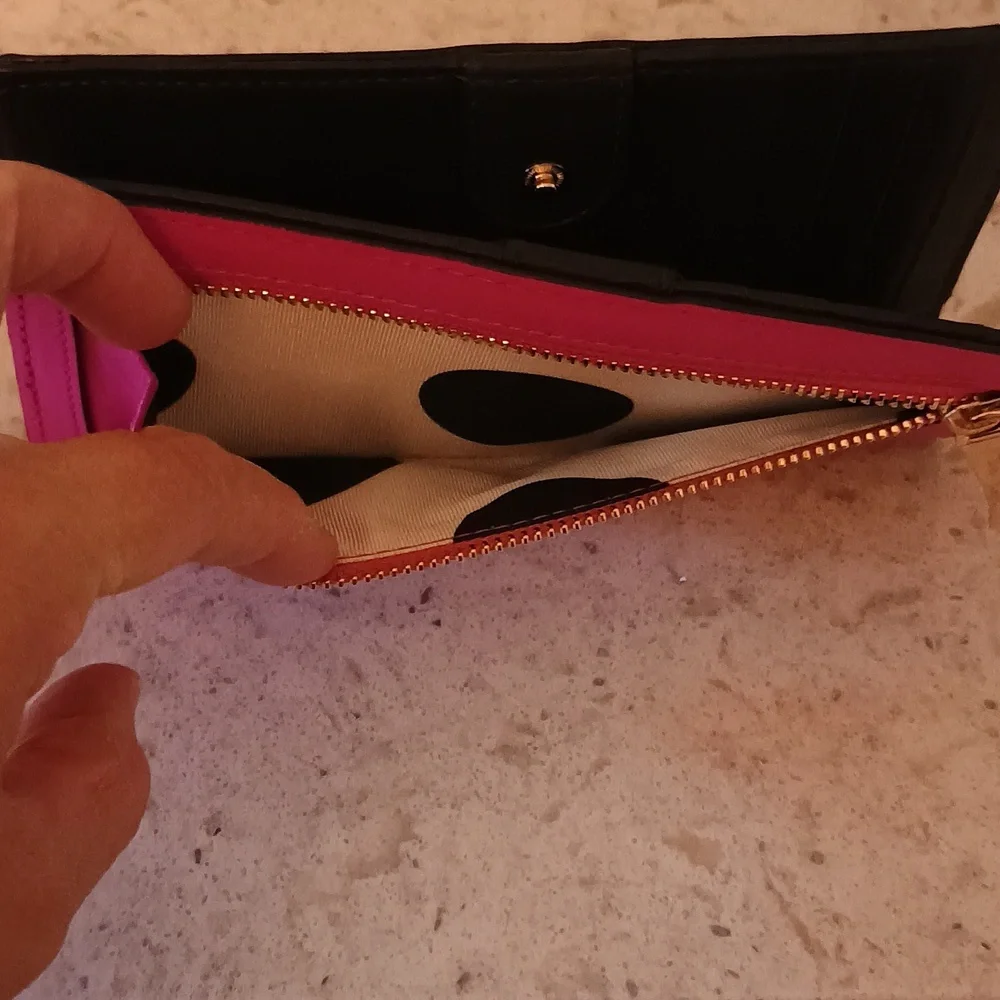 New With Box Kate Spade Vibrant Pink Wallet 